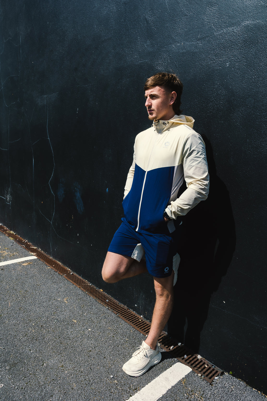 Dynamic Short - Coastal Cream/Deep Navy