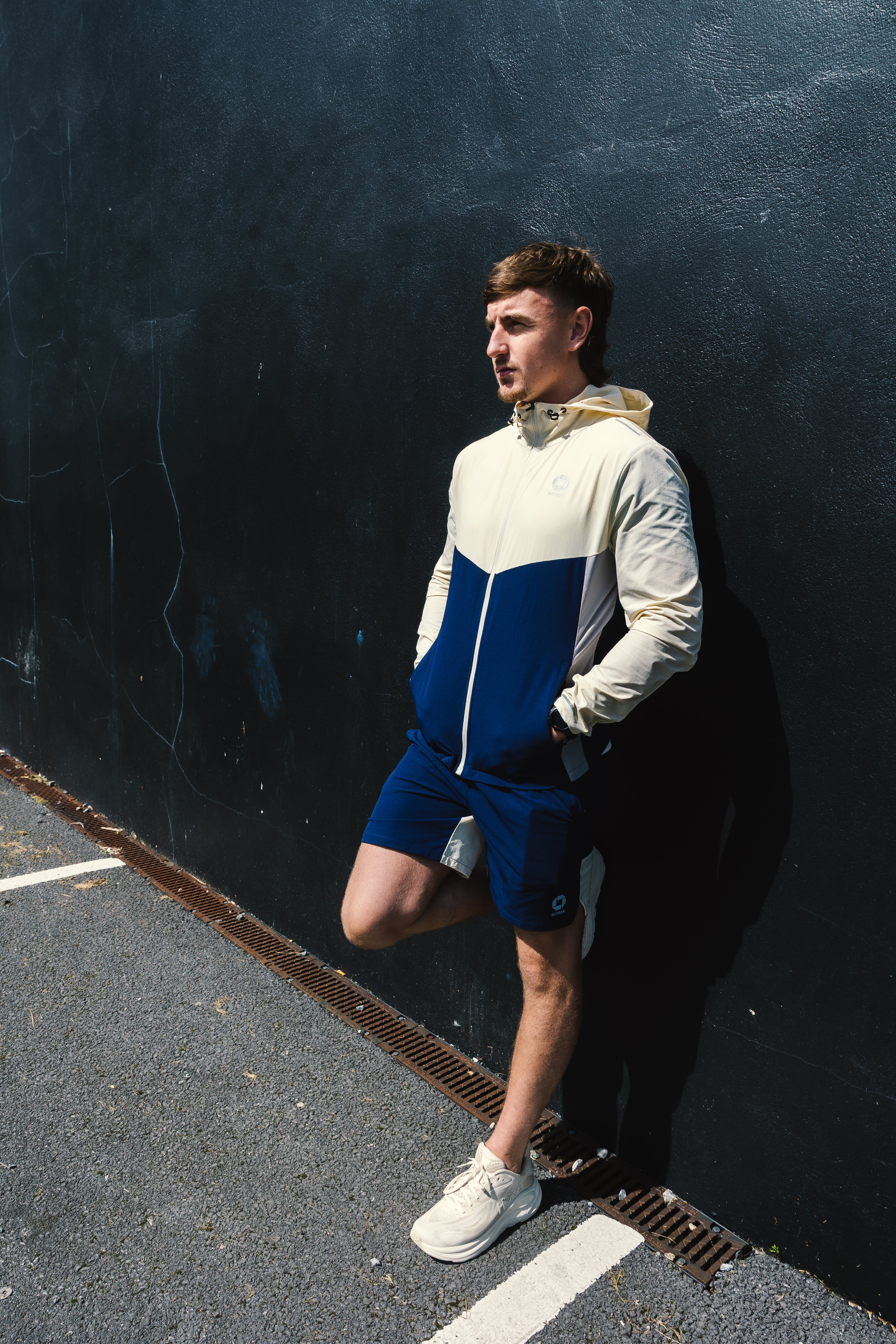 Dynamic Short - Coastal Cream/Deep Navy