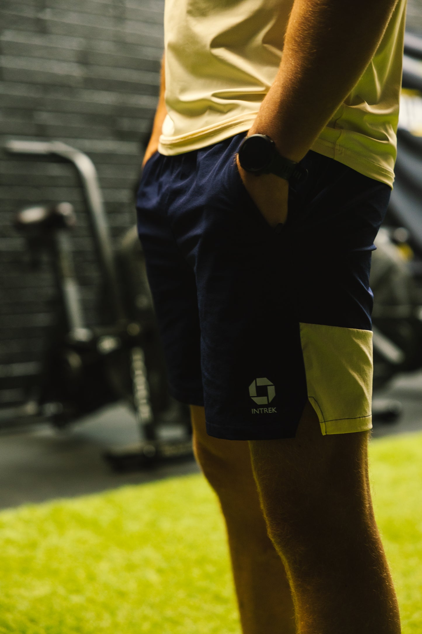 Dynamic Short - Coastal Cream/Deep Navy